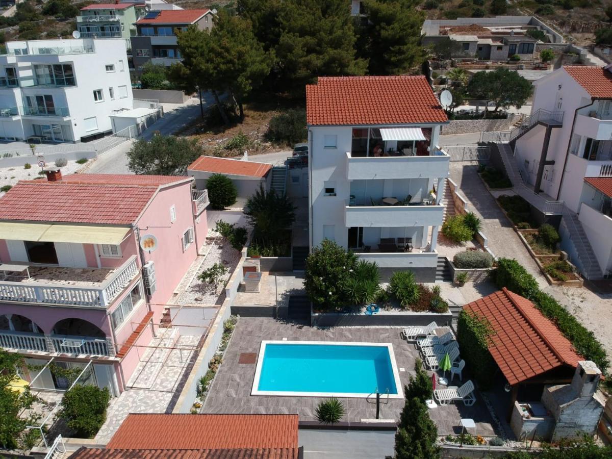 Stunning View With Pool *