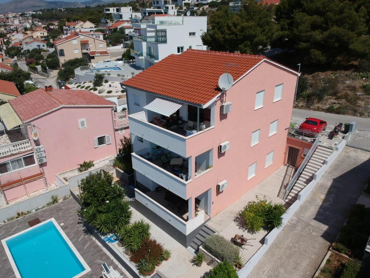 Stunning View With Pool Apartament *
