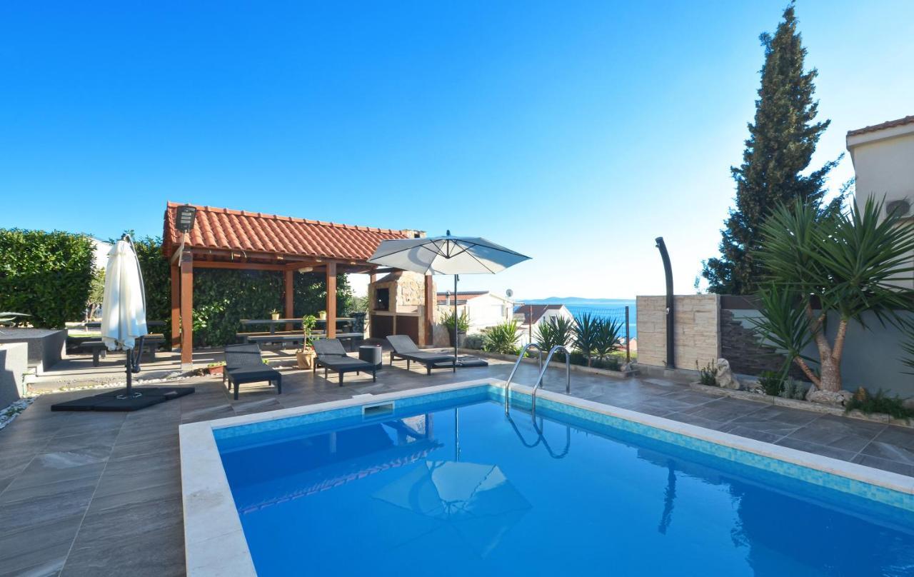 Stunning View With Pool Apartament *