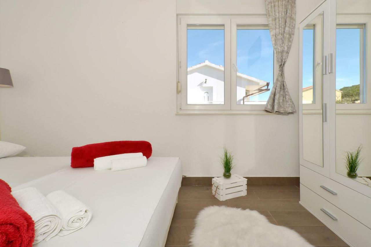 Stunning View With Pool Apartament *