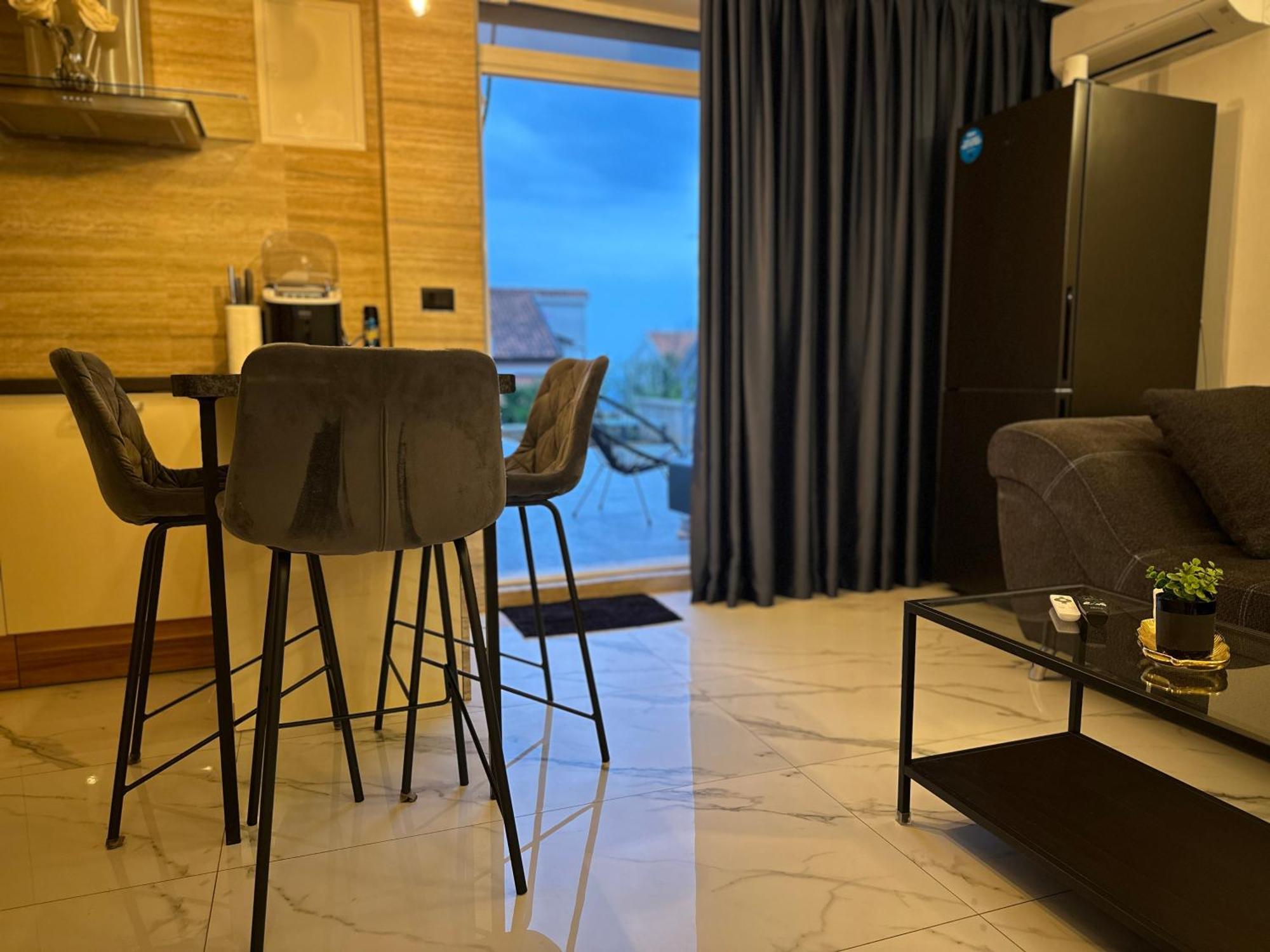 Apartman Stunning View With Pool *