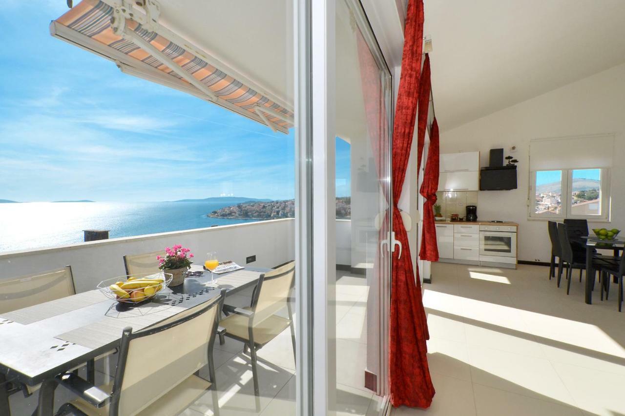 Stunning View With Pool Apartman